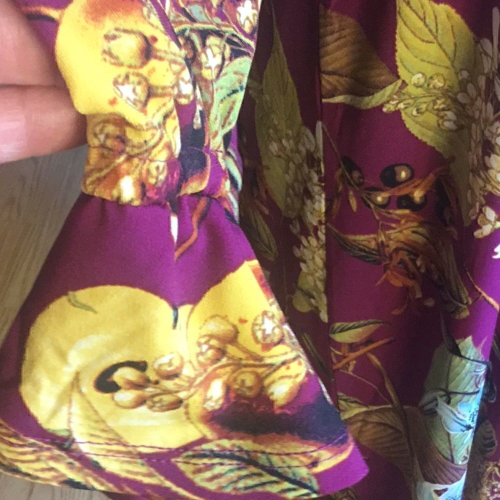 Boldly flowered dress with long sleeves, cold shoulder style in size large - Picture 9 of 14